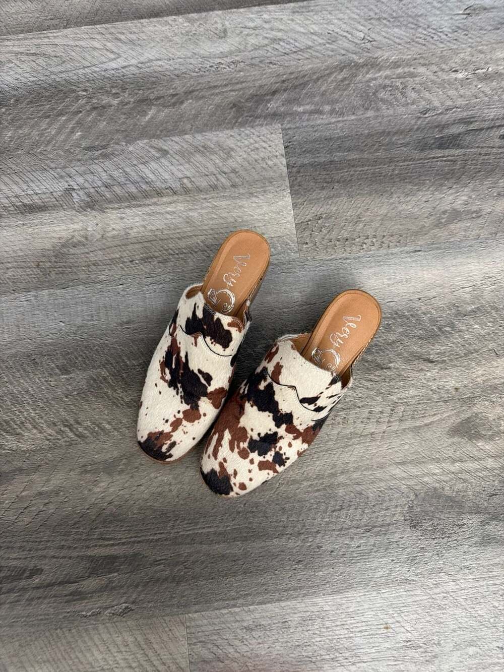 Very G Western Cowhide Hair-On Print Mules Size 9